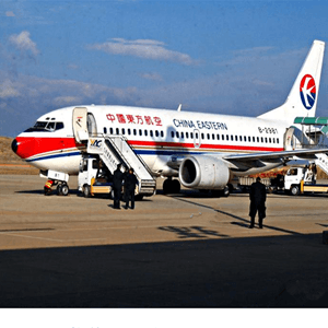 郑州机场货运航空快运业稳步发展的原因是什么？